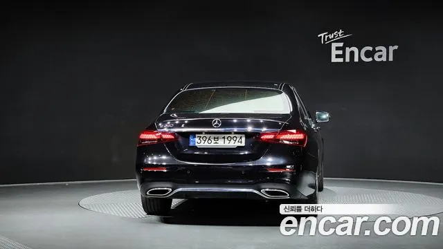 Mercedes-Benz E-Class 2023 — фото 4