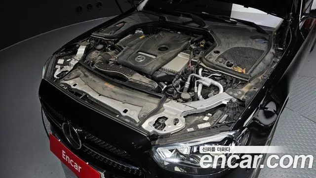 Mercedes-Benz E-Class 2023 — фото 6