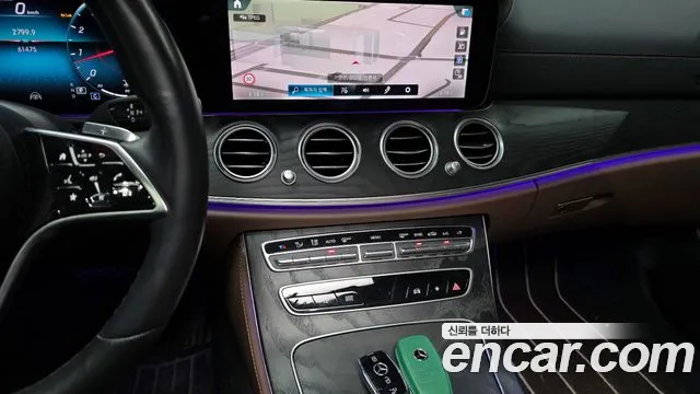Mercedes-Benz E-Class 2023 — фото 14