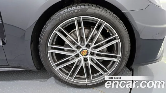Porsche Panamera 2021 — фото 5
