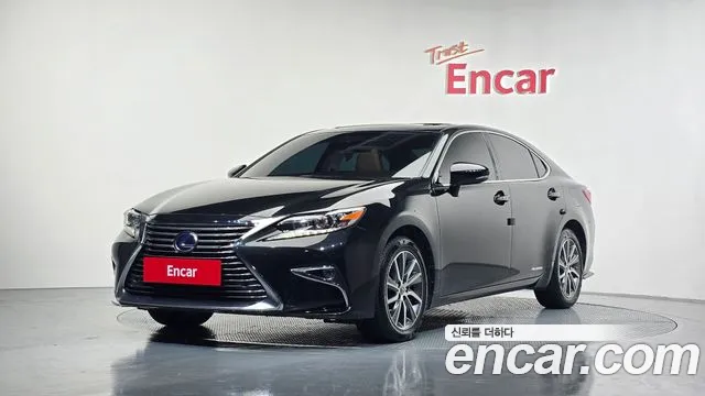 Lexus ES 2017 — фото 1