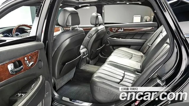 Hyundai Equus 2010 — фото 10