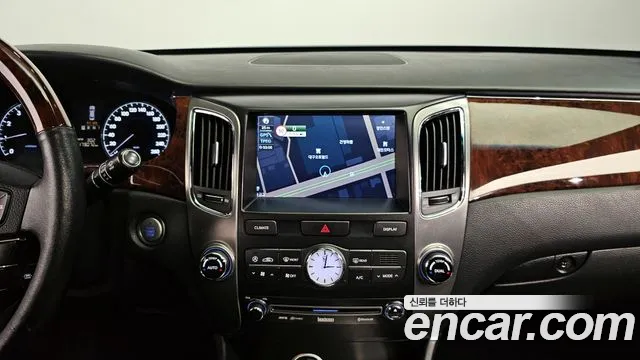 Hyundai Equus 2010 — фото 15