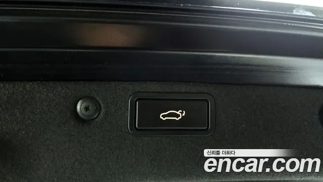 Hyundai Equus 2010 — фото 18