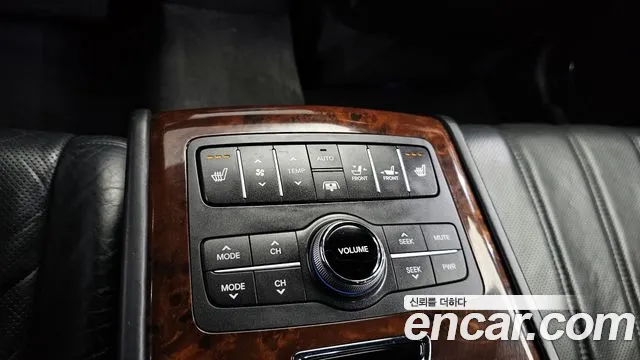Hyundai Equus 2010 — фото 19