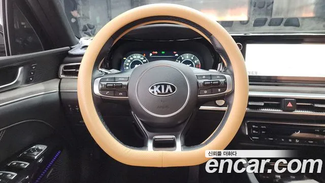 Kia K5 2021 — фото 13