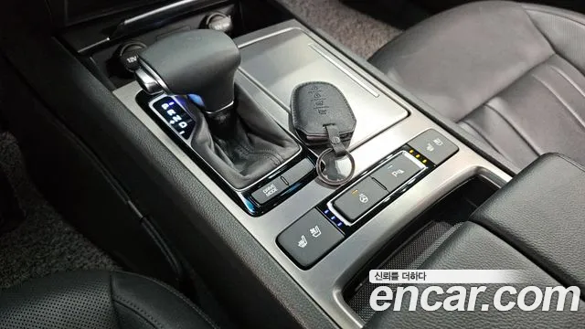 Hyundai Genesis 2015 — фото 9