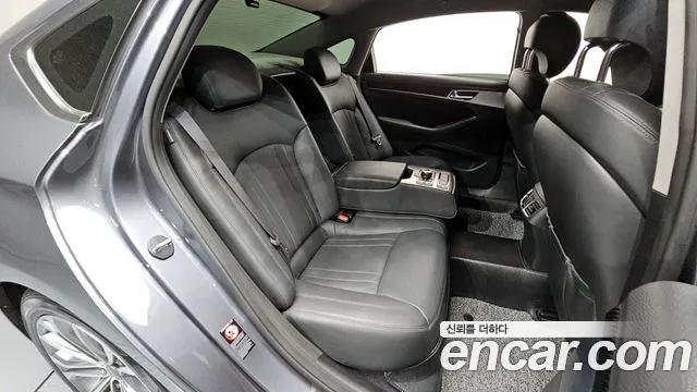 Hyundai Genesis 2015 — фото 12