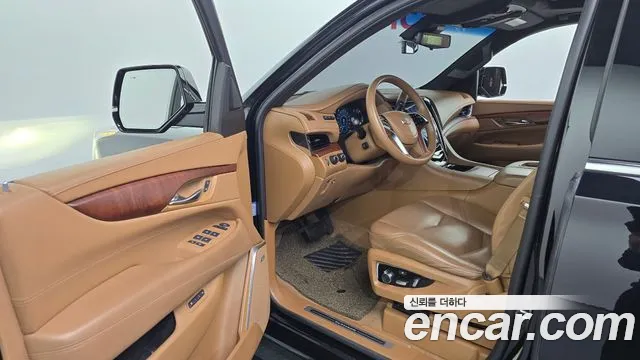 Cadillac Escalade 2017 — фото 10