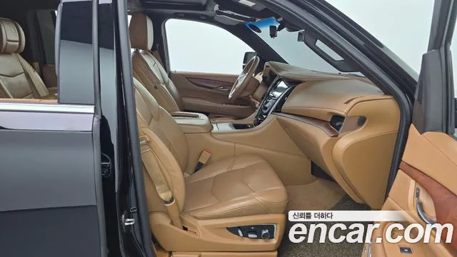 Cadillac Escalade 2017 — фото 11