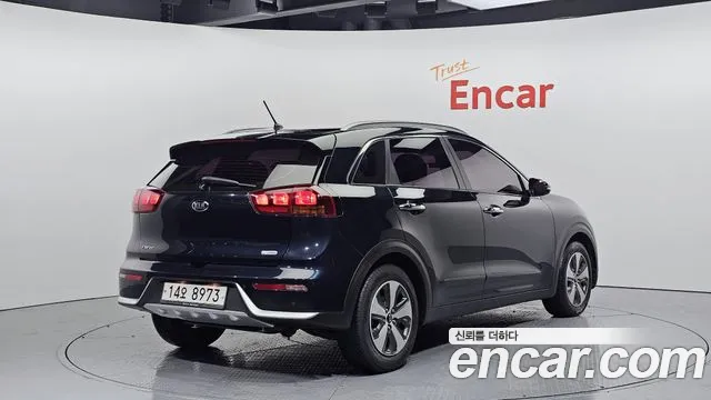 Kia Niro 2017 — фото 2