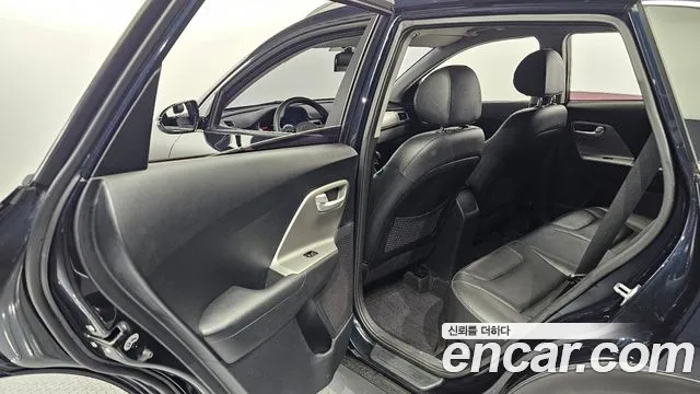 Kia Niro 2017 — фото 11