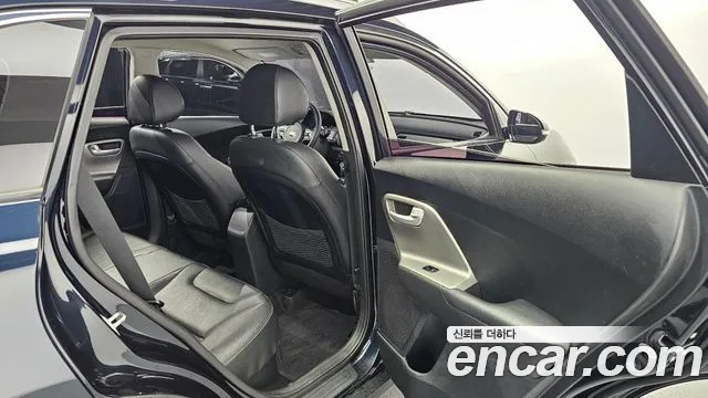 Kia Niro 2017 — фото 13