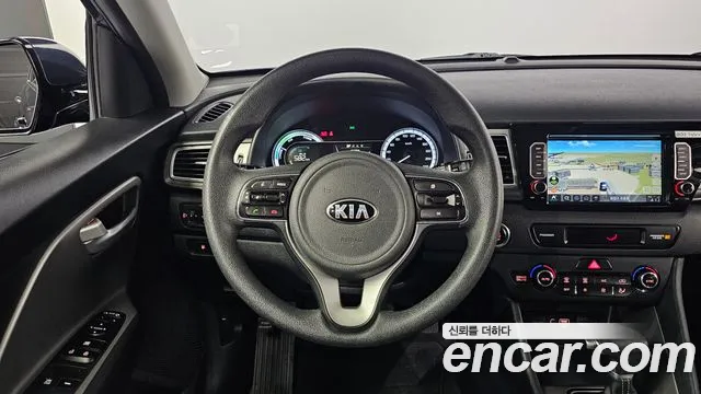 Kia Niro 2017 — фото 14