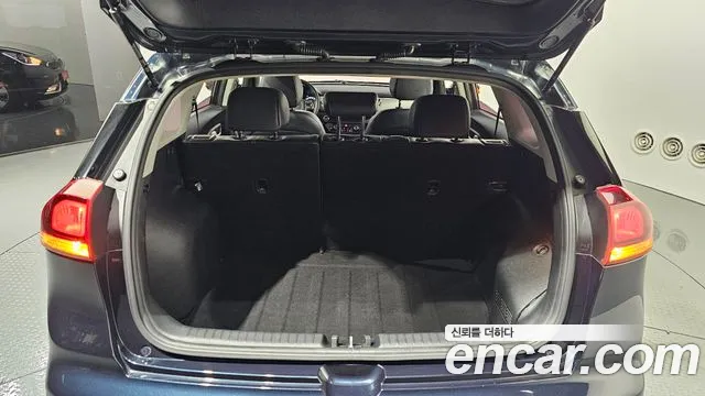 Kia Niro 2017 — фото 20