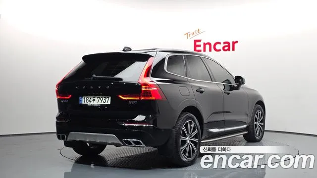 Volvo XC60 2021 — фото 2