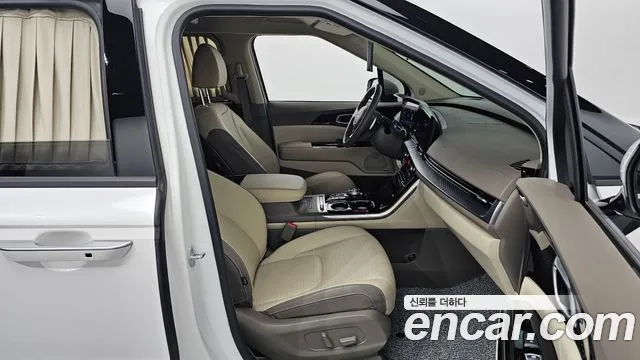 Kia Canival 2022 — фото 10
