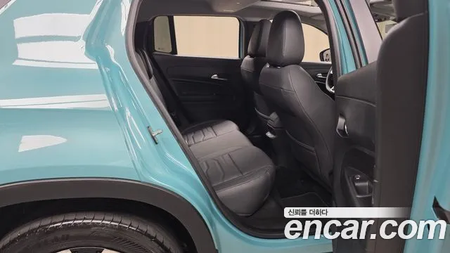 Jeep Avenger 2024 — фото 12
