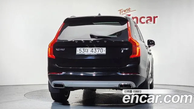 Volvo XC90 2018 — фото 4