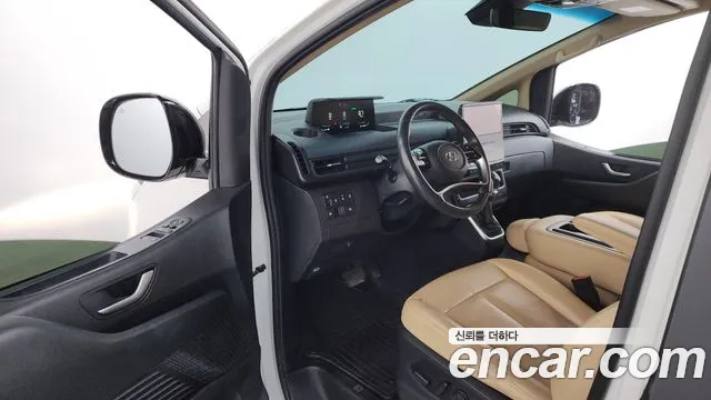 Hyundai Staria 2023 — фото 10