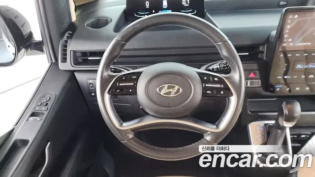 Hyundai Staria 2023 — фото 13