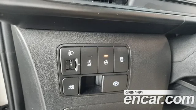 Hyundai Staria 2023 — фото 14