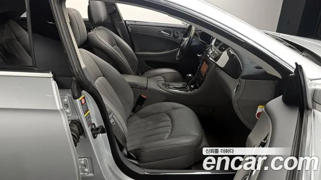 Mercedes-Benz CLS-Class 2010 — фото 10