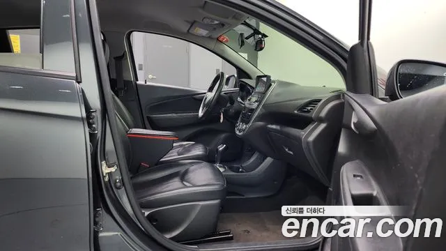 ChevroletGMDaewoo Spark 2017 — фото 12