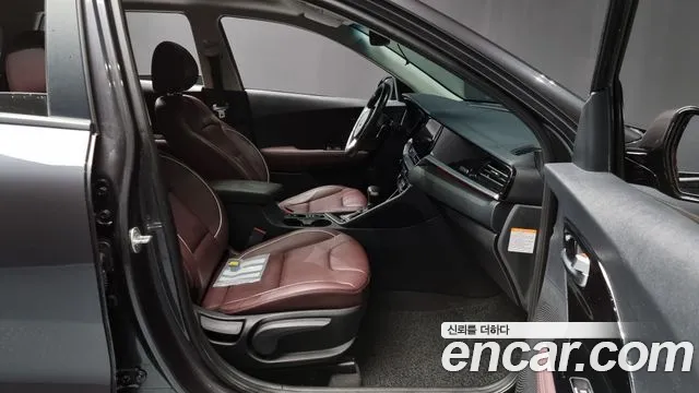 Kia Niro 2020 — фото 11