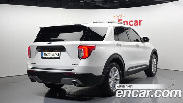 Ford Explorer 2022 — фото 2