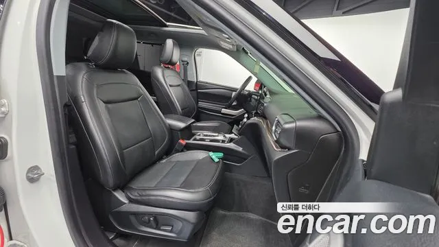 Ford Explorer 2022 — фото 10