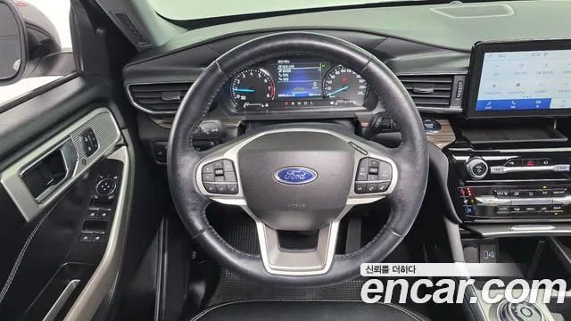 Ford Explorer 2022 — фото 14