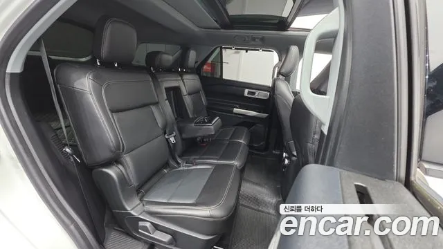 Ford Explorer 2022 — фото 18