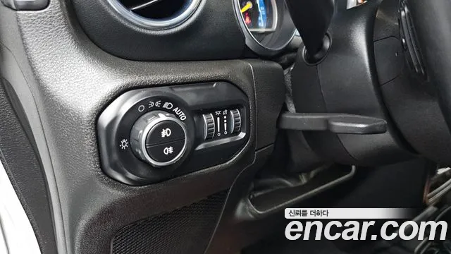Jeep Wrangler 2019 — фото 20