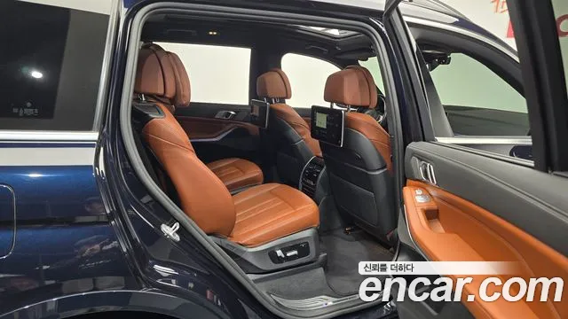 BMW X7 2021 — фото 12