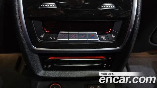 BMW X7 2021 — фото 18
