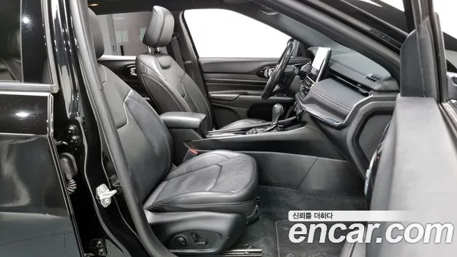 Jeep Compass 2022 — фото 11