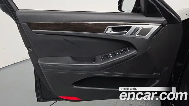 Genesis G80 2018 — фото 16