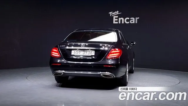 Mercedes-Benz E-Class 2018 — фото 4
