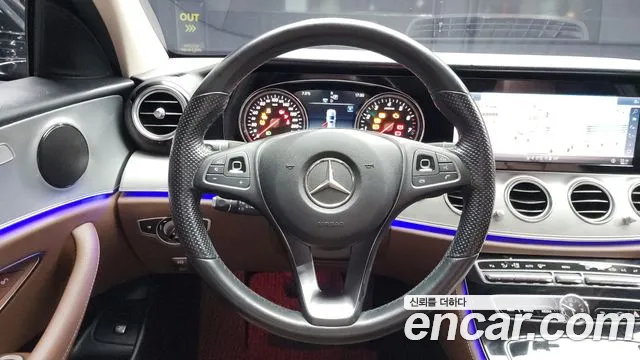 Mercedes-Benz E-Class 2018 — фото 13