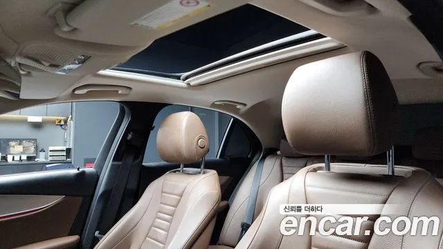 Mercedes-Benz E-Class 2018 — фото 19
