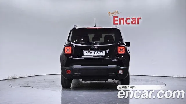 Jeep Renegade 2016 — фото 4