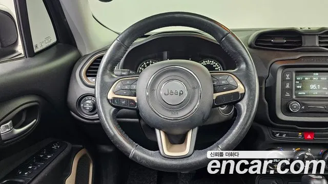 Jeep Renegade 2016 — фото 13