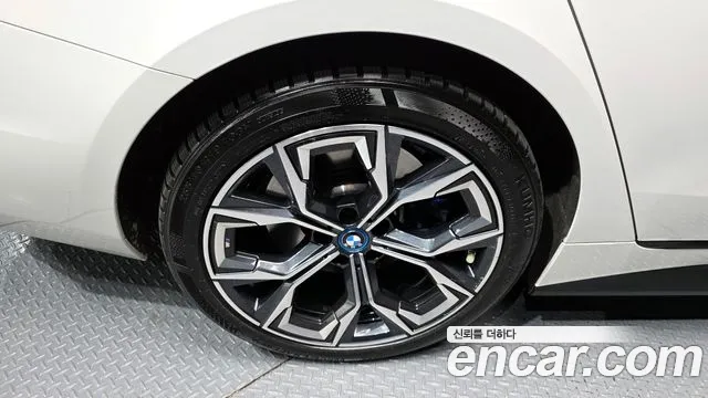 BMW i4 2024 — фото 5