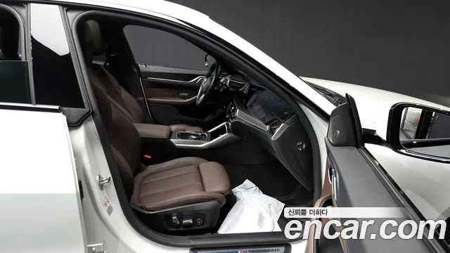 BMW i4 2024 — фото 11