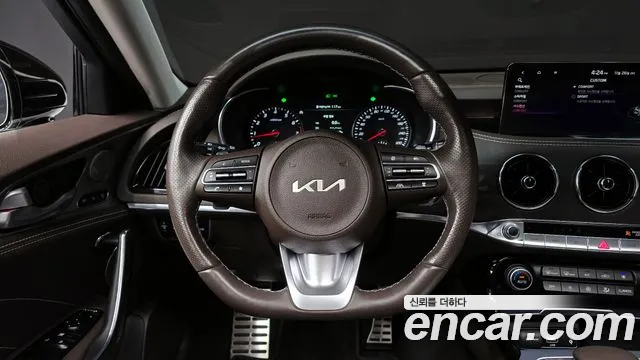 Kia Stinger 2023 — фото 13