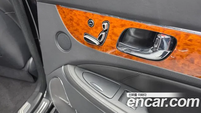 Hyundai Equus 2010 — фото 16