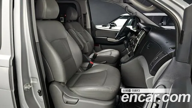 Hyundai Starex 2016 — фото 10