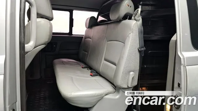 Hyundai Starex 2016 — фото 12
