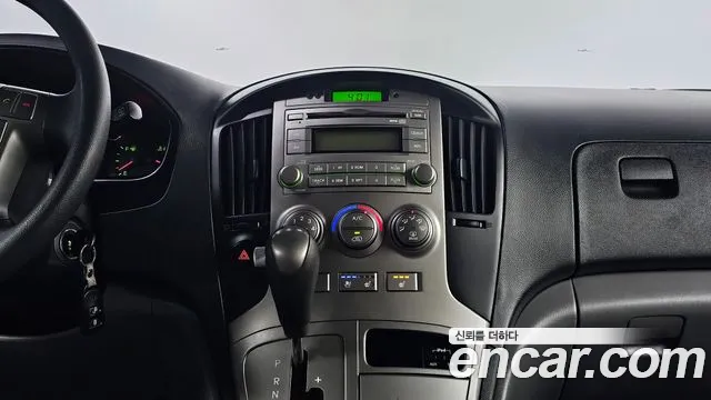 Hyundai Starex 2016 — фото 15